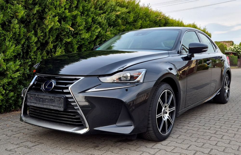 Lexus IS III 2020