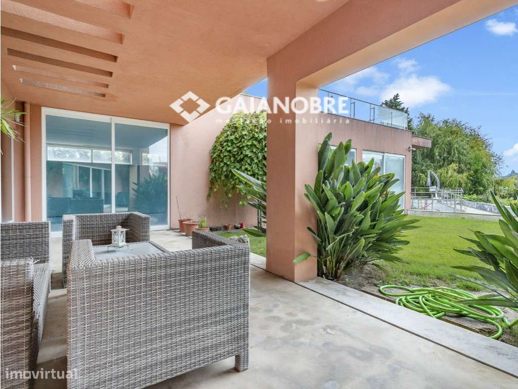 Moradia 4 frentes em S. Felix da Marinha - Grande imagem: 4/49