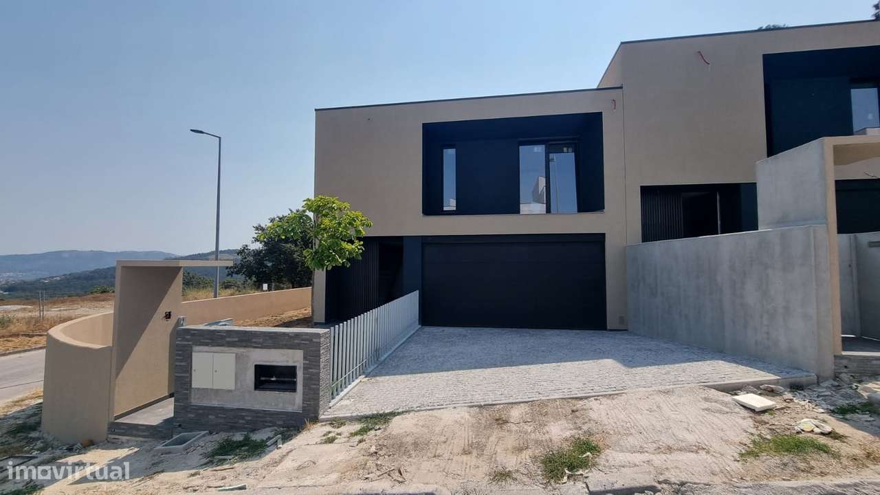 Moradia em Banda T3 Venda em Lanhoso,Póvoa de Lanhoso-26
