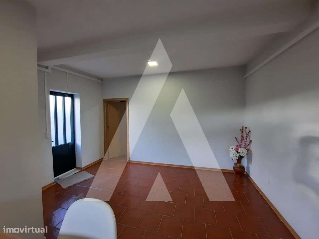 Moradia T1 para arrendamento em Aguada de Baixo - Grande imagem: 2/13