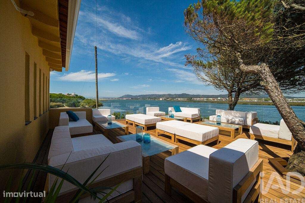 Moradia isolada T7 em Apúlia e Fão de 195 m2 - Grande imagem: 4/25