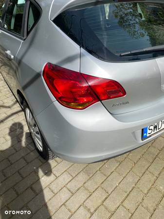 Opel Astra - 16