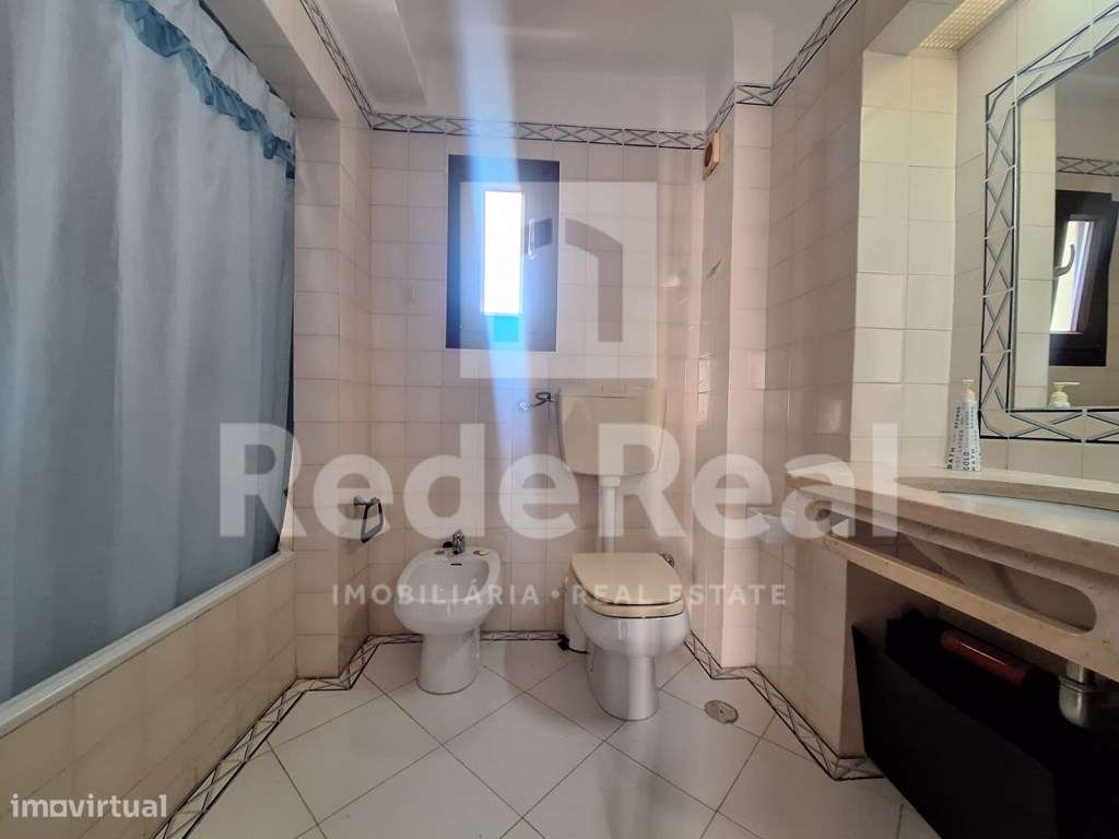Moradia T3 + 1 com Piscina Privada e Boas Áreas no Coração de Albuf...-39