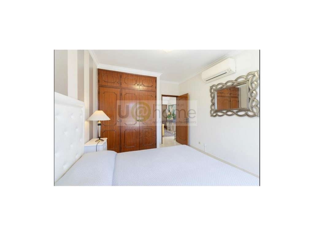 Moradia V4 geminada em Vilamoura perto da Marina-14