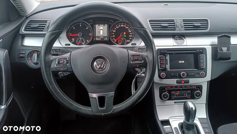 Volkswagen Passat 2.0 TDI Highline DSG - 16