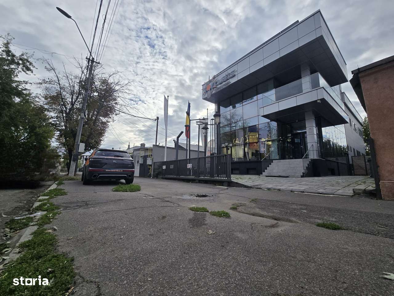 Spațiu comercial exclusivist de închiriat        Cladire Avizata ISU - Imagine principală: 2/15