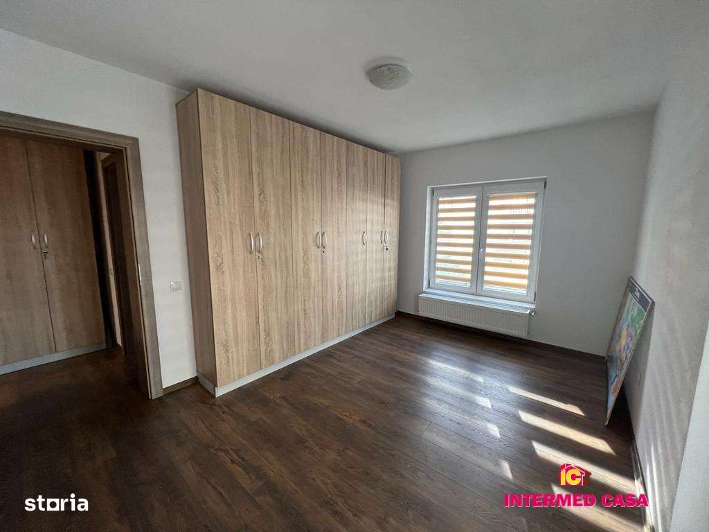 Apartament 3 camere zona Calea Cisnadiei-5