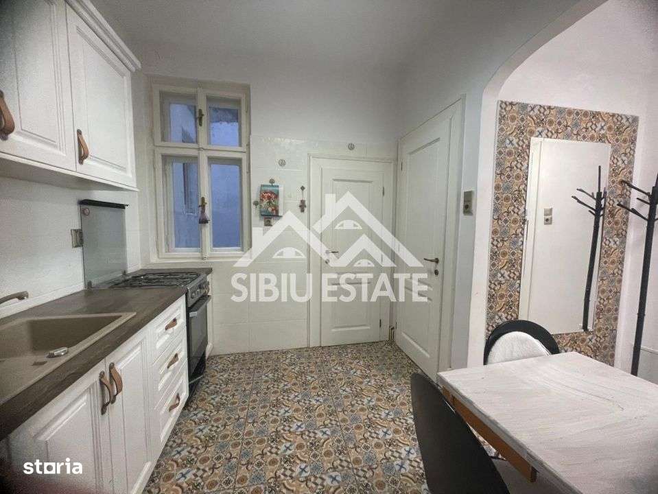 Apartament de inchiriat in centrul istoric, cu 2 camere, mobilat si ut - Imagine principală: 5/14