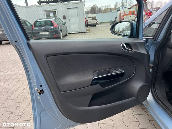 Opel Corsa 1.4 16V Cosmo - 18