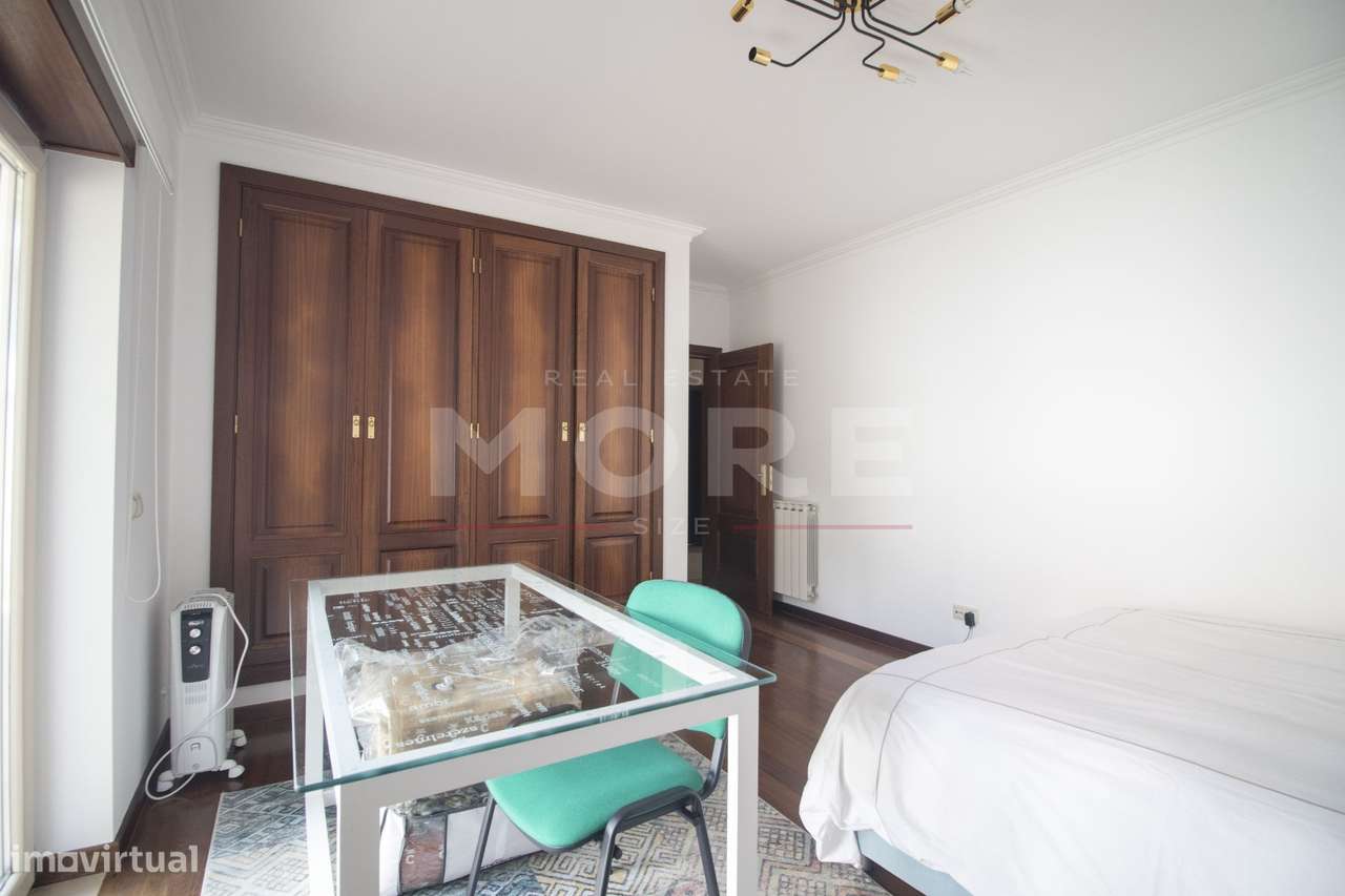 Moradia T5 independente de Gaveto - Caldas da Rainha-16