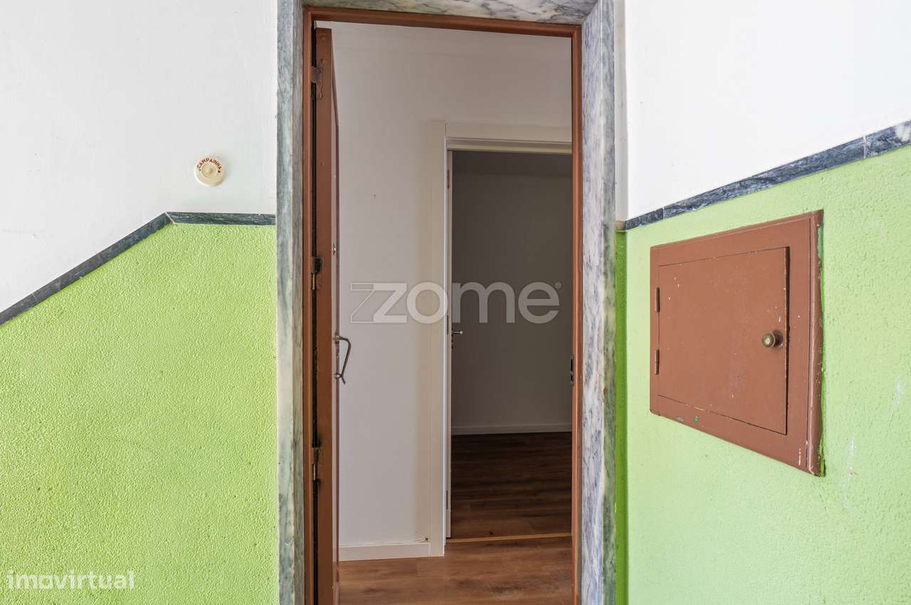 Apartamento T1+1 Baixa da Banheira-14