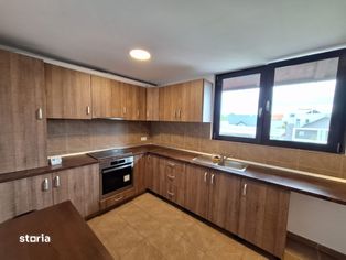 Apartament de inchiriat 4 camere 120 mp zona Sub Arini!