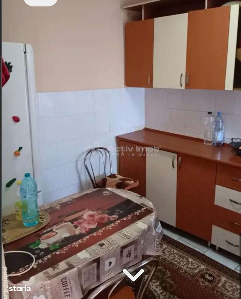 2 cam - la curte comuna - Imagine principală: 4/5