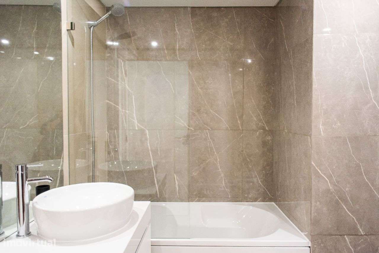 Apartamento T2 novo, com rentabilidade garantida nos Anjos-17
