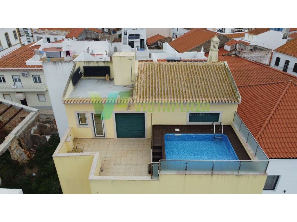 Moradia T5 com piscina no Centro de Lagoa - Algarve + Apartamento T3 - Grande imagem: 1/60