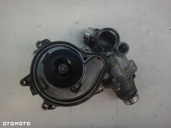 TERMOSTAT POMPA WODY BMW E60 E61 E63 E64 E65 X5 E70 4.4 4.8 N62 - 9