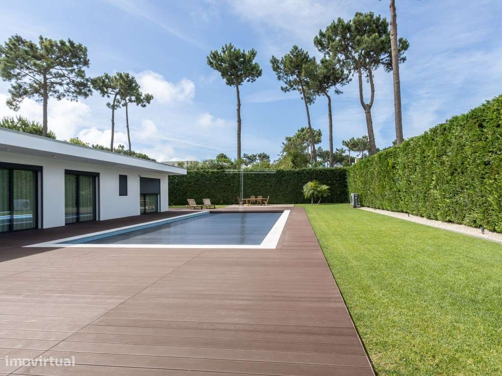 Moradia isolada T4, arquitetura contemporânea com garagem e piscina...-53