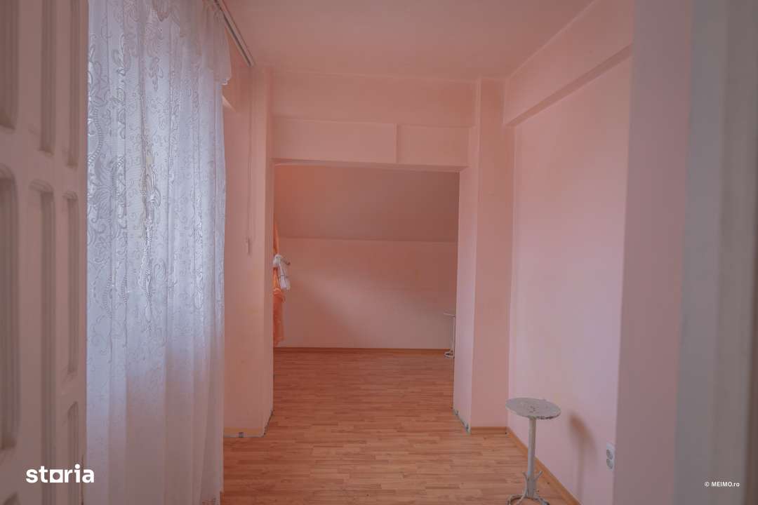 Cladire pentru clinica, pensiune sau centru social - Zemes-13