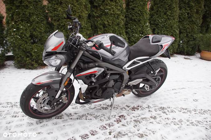 Triumph Street Triple - 7