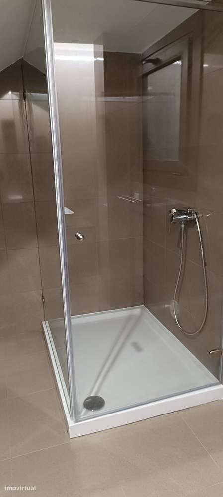 Moradia T4 Isolada na Urbanização do Bonito – Entroncamento-43