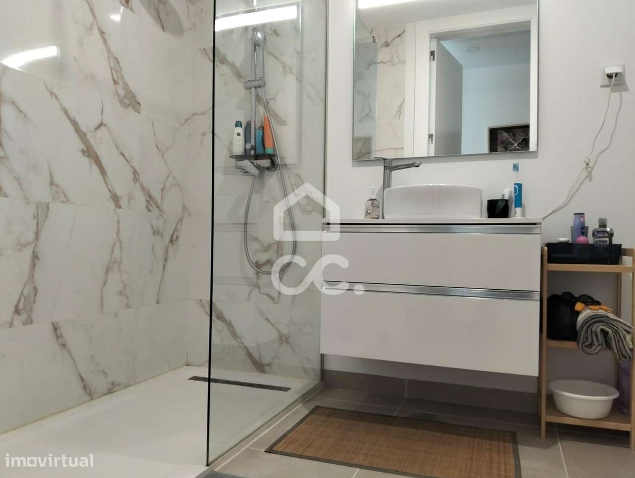 MORADIA T3 COM PISCINA-16