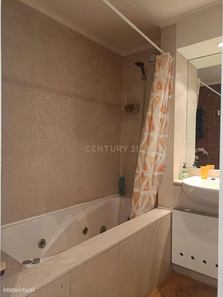 Apartamento T3 moderno junto ao Parque das Conchas-13