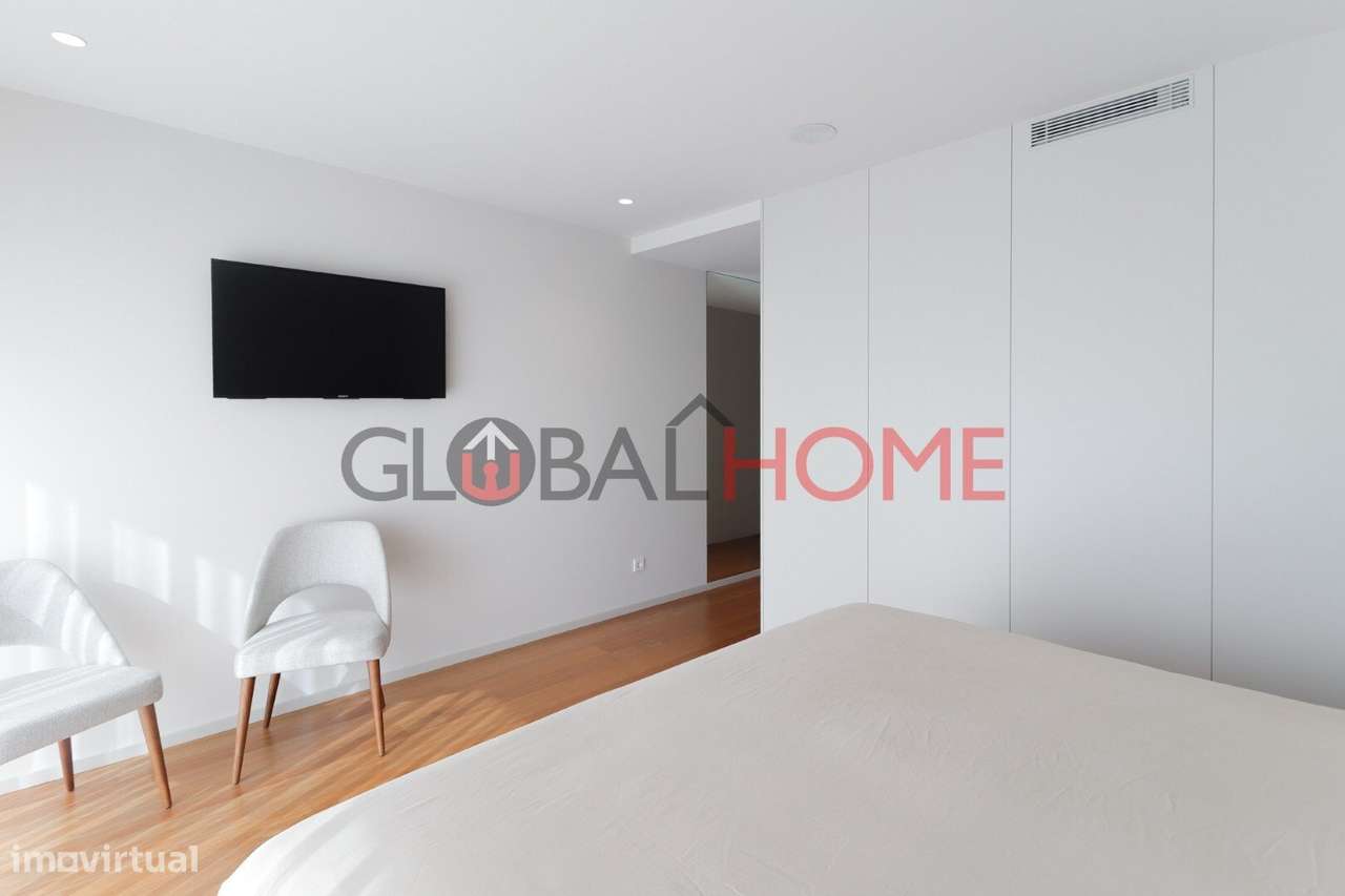 Moradia T5 com piscina na Quinta das Luzes-25