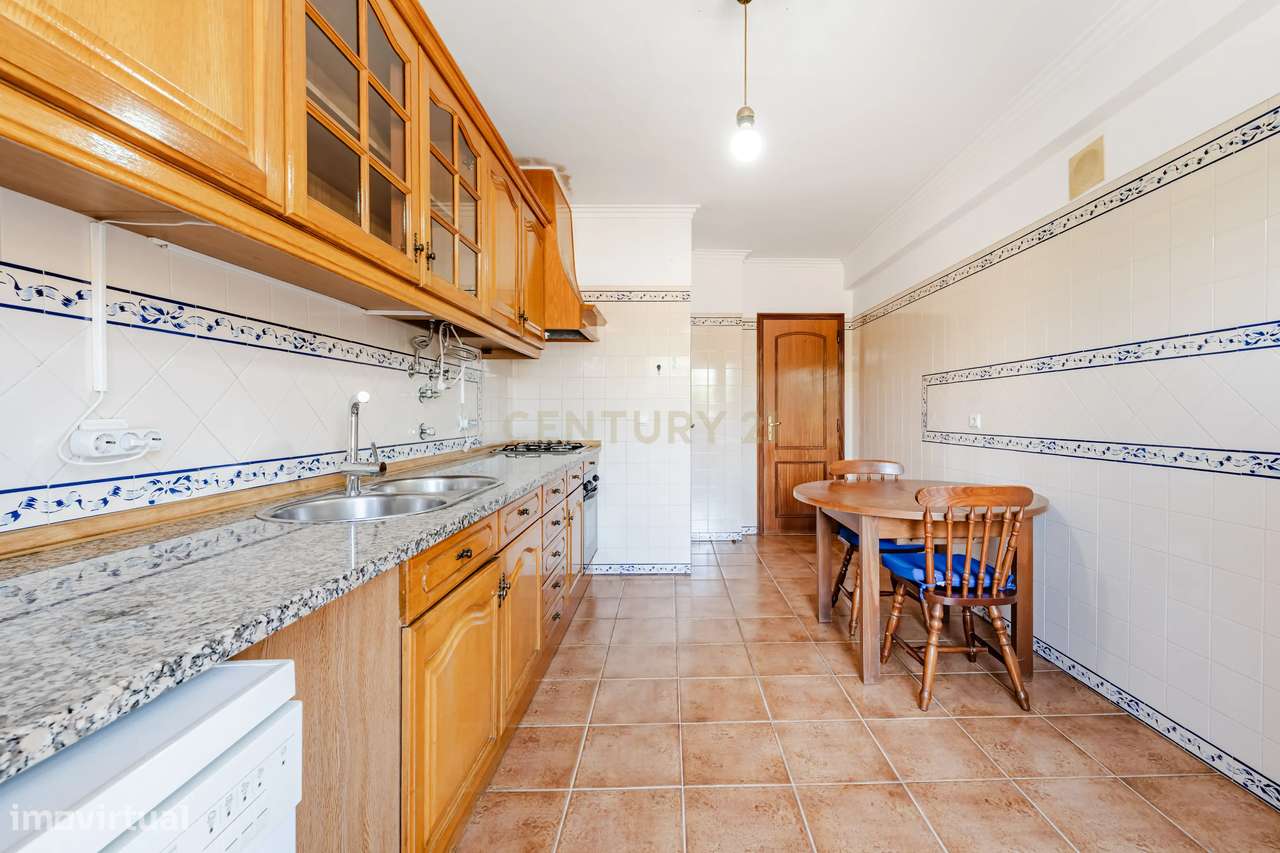 Apartamento T2 em Santa Marta do Pinhal-  Corroios, Seixal-7