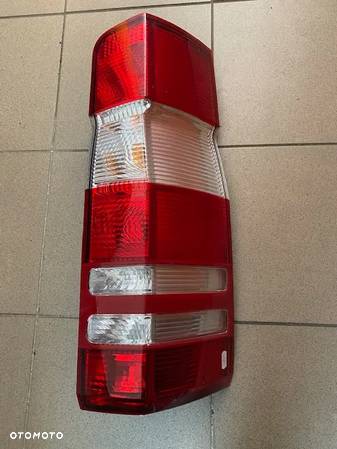 LAMPA PRAWA TYŁ MERCEDES SPRINTER A9068200264 - 1