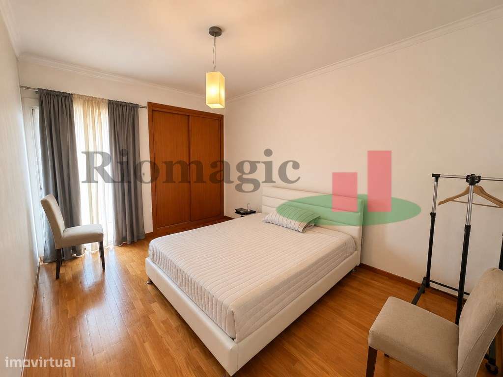 Apartamento T3 com Excelentes Áreas, Varandas e Garagem em Rio Maior-9