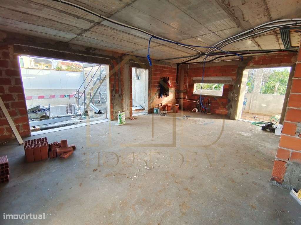 Sofisticada Moradia Térrea T3 +1 com Piscina. Fernão Ferro-12