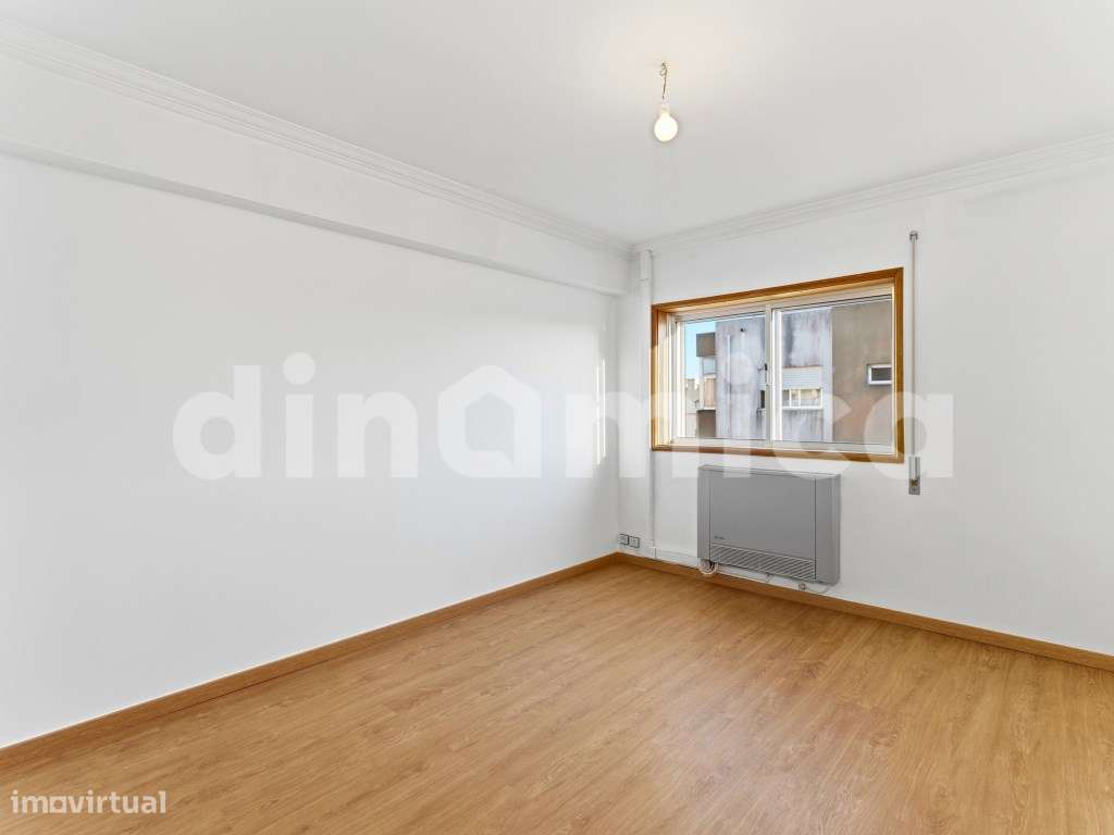 Apartamento T3+1 com 4 Frentes na Póvoa de Varzim - A 350m da Praia-22