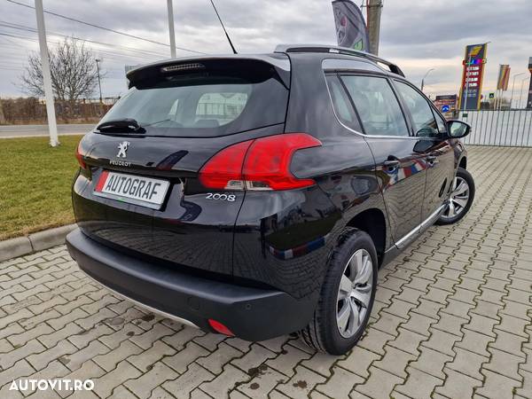 Peugeot 2008 1.2 VTi Allure - 3