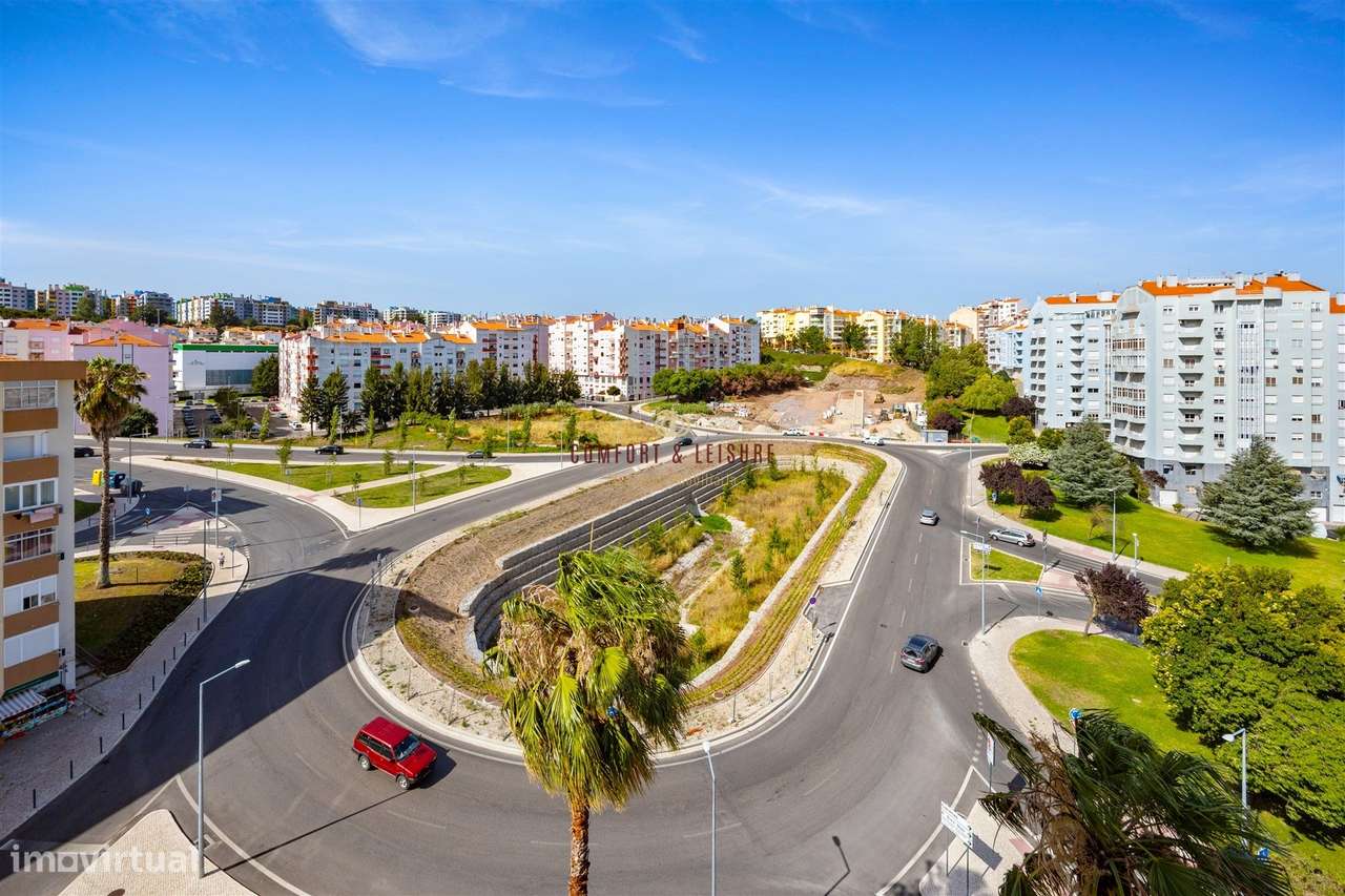 Apartamento com 4 quartos, 2 wc, parqueamento e arrecadação na Ramada,-5