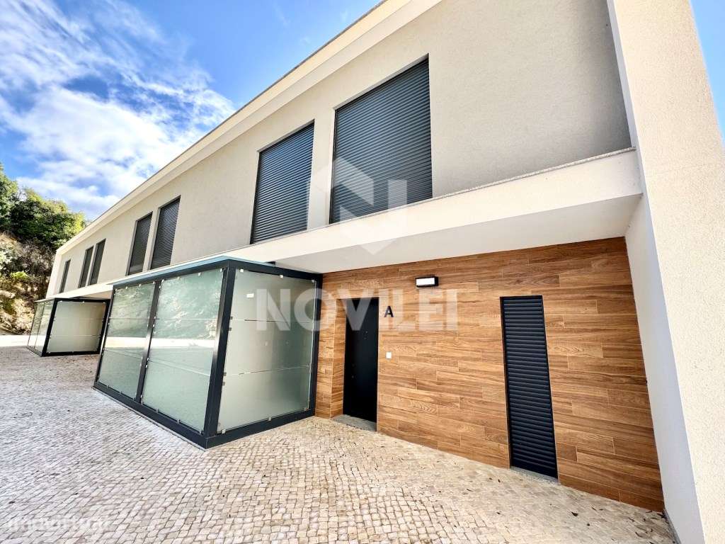 Moradia T3 em condomínio Fechado no centro de Leiria.-38