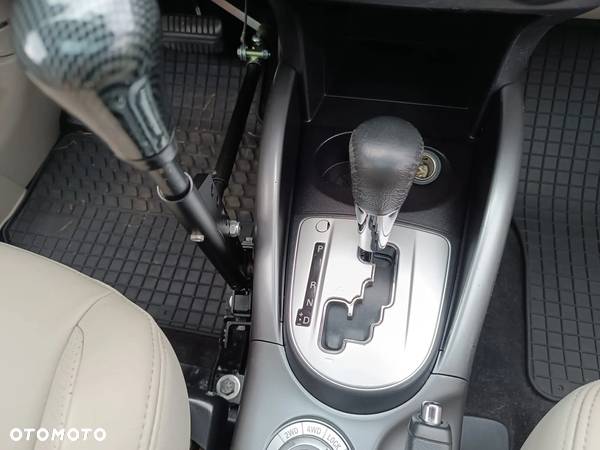 Mitsubishi Outlander 2.4 4WD CVT Intense - 21