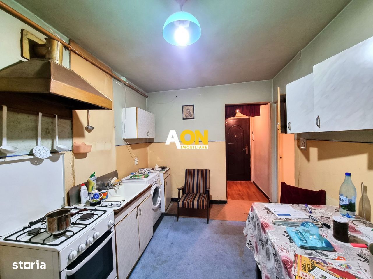 De vanzare apartament 3 camere, decomandat,etaj intermediar,Cetate