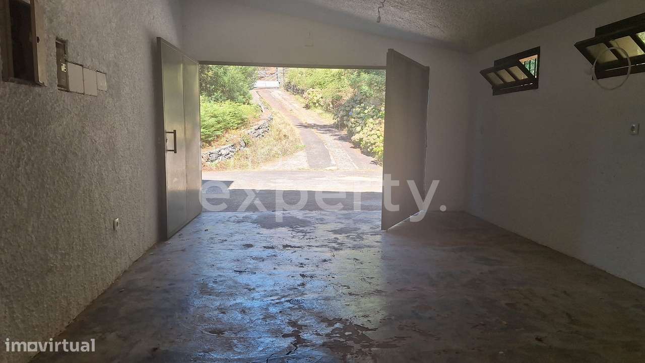 Moradia T2 remodelada na Ribeirinha, Camacha-15