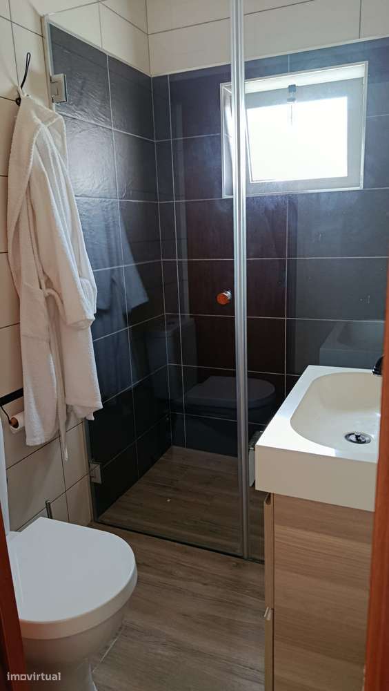 Moradia T9 Isolada com Jardim em Sagres-12