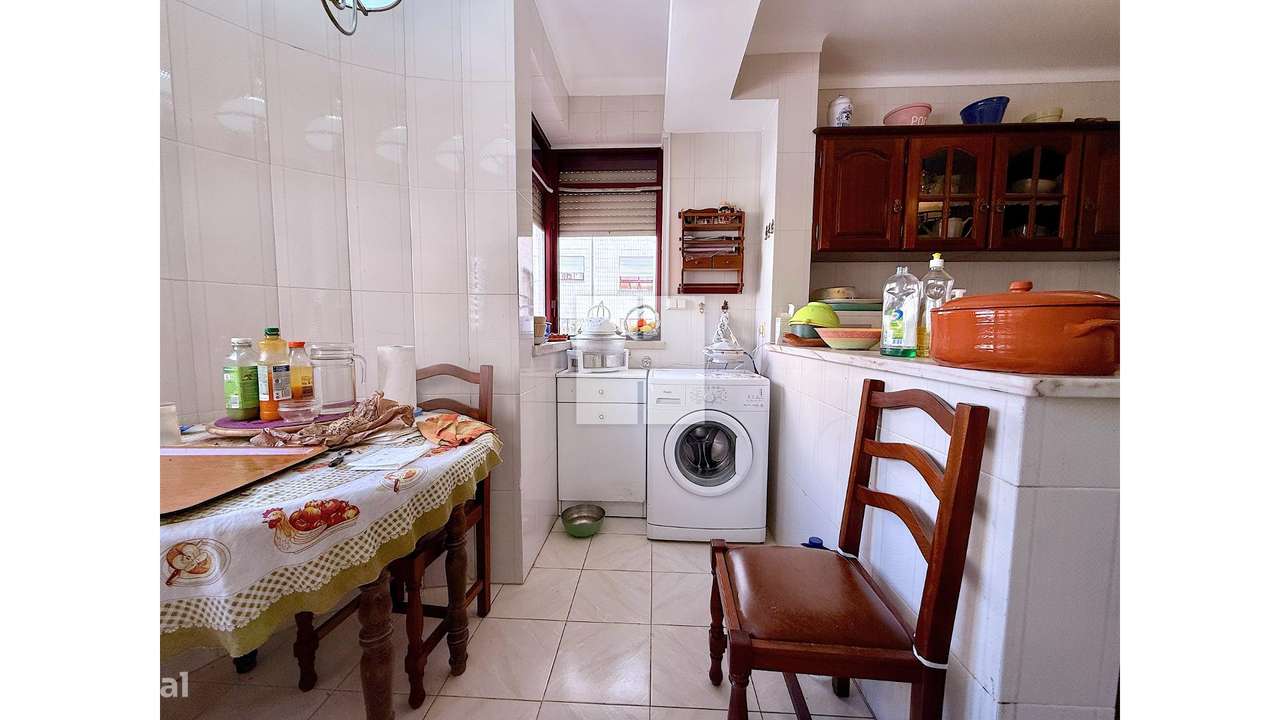 Apartamento T2 c/ Arrumo-8