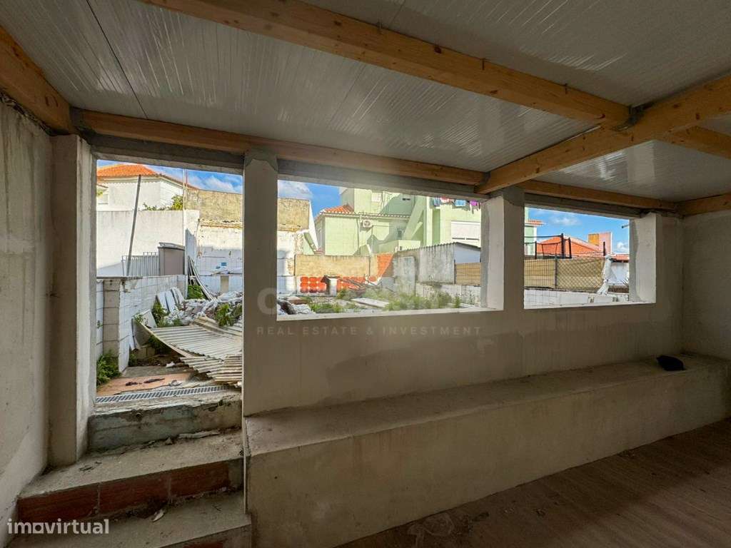 Apartamento T2 no centro de Almada-10