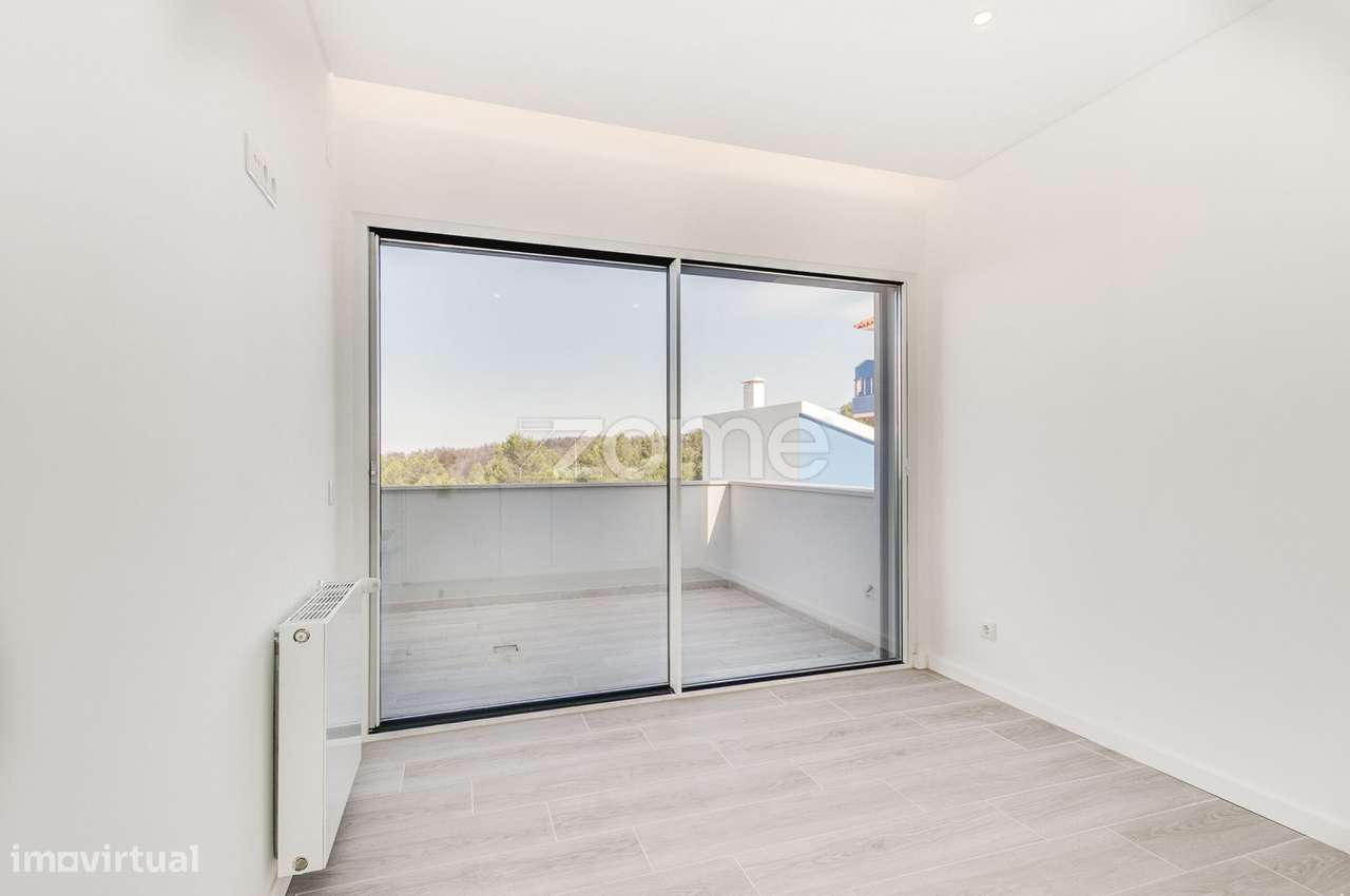 Moradia T3 com Piscina e Jardim no Zambujeiro – Alcabideche-20