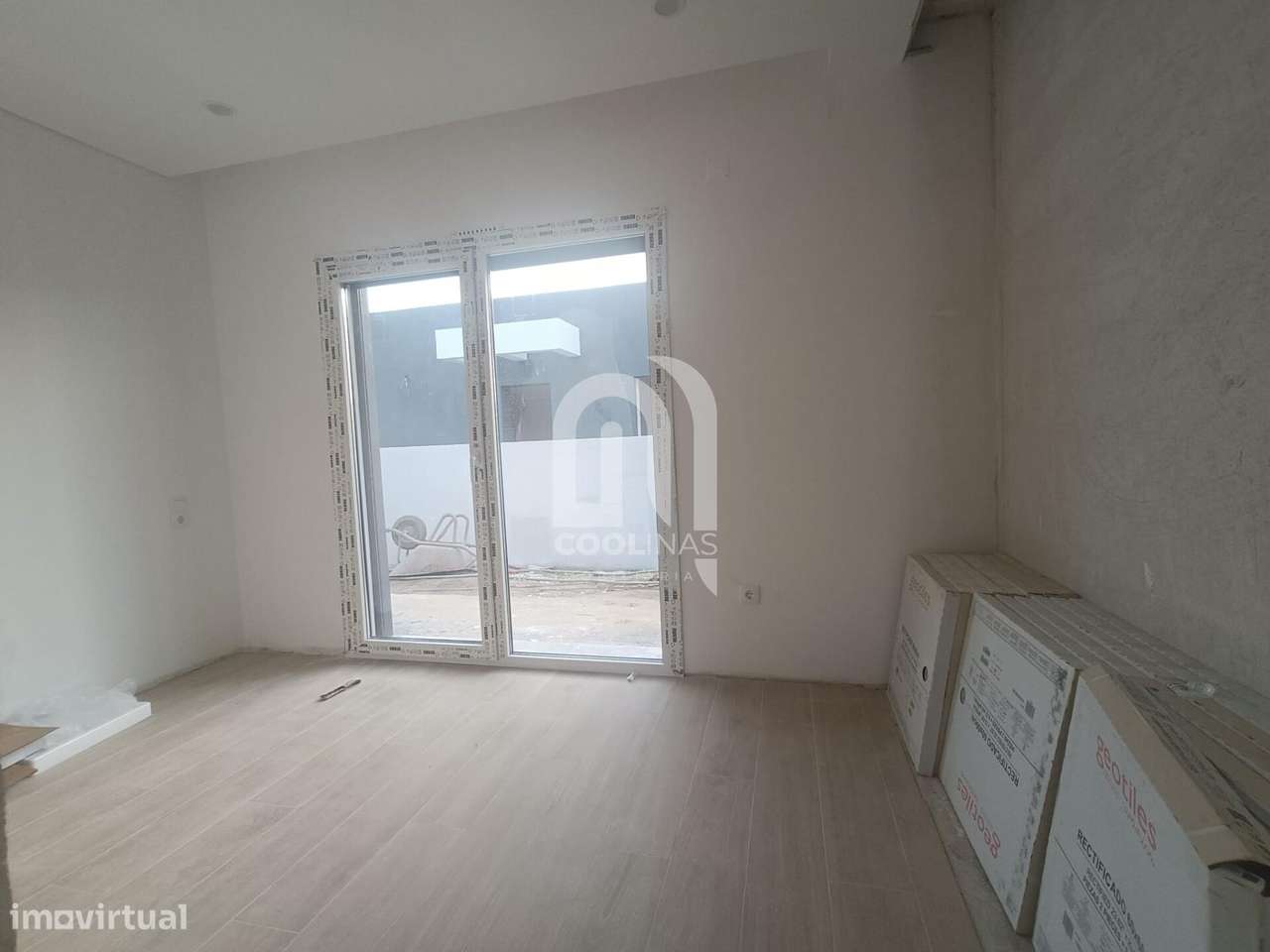 Fantástica Moradia Térrea T3+1 com Piscina de água salgada e aquecida.-17