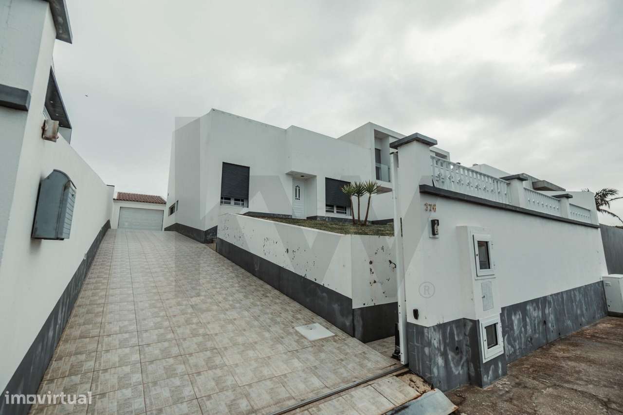 Moradia T2+1 com Garagem - Ponta Delgada-20