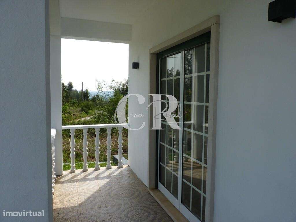 Fantástica moradia T3 com garagem e terreno generoso em Vila Facaia –-6
