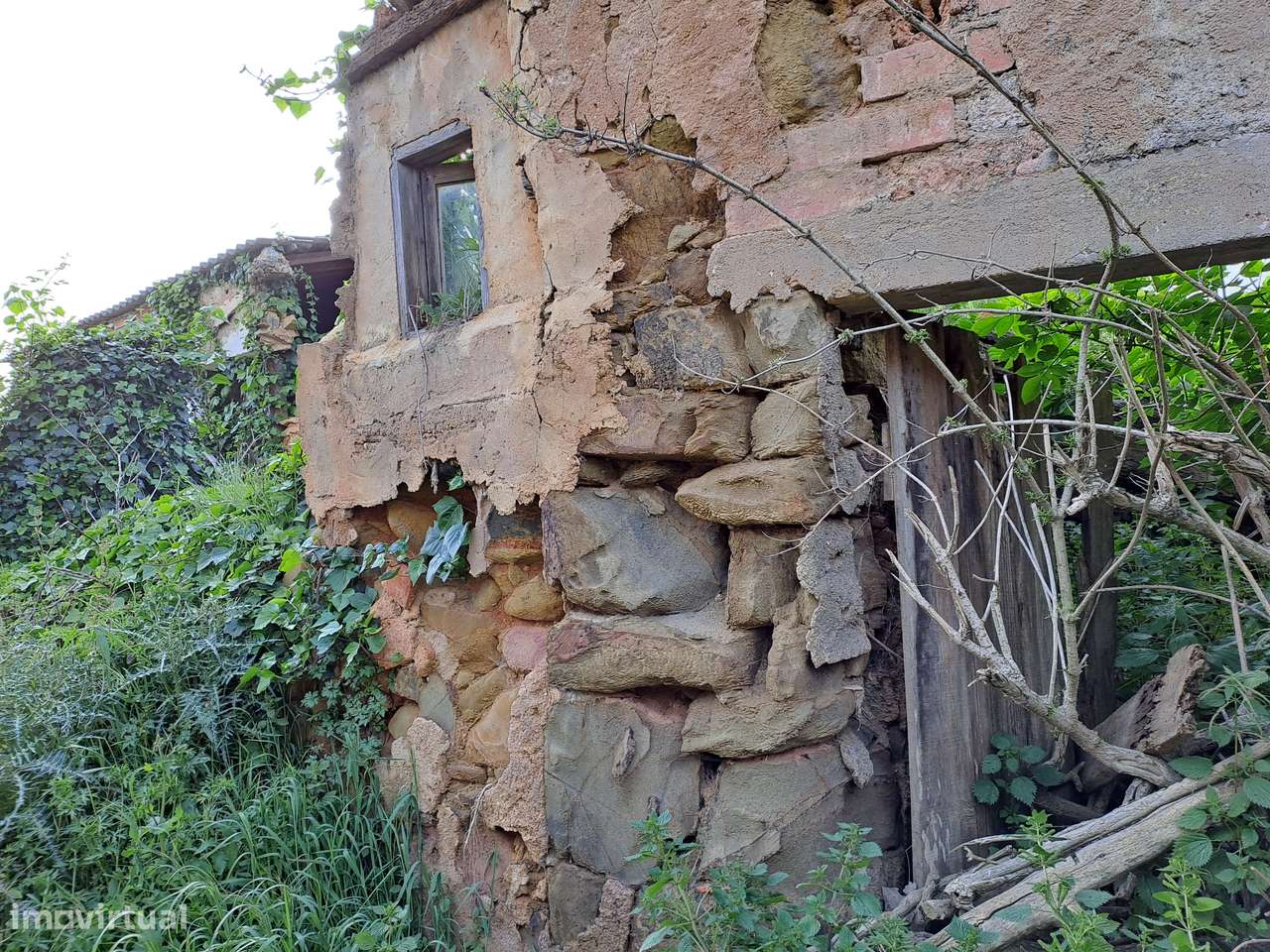 Moradia com Terreno - Excelente oportunidade - Semide-14