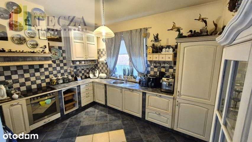 Dom wolnostojący 280m2,działka 991m2,7pokoi,3łazie-2