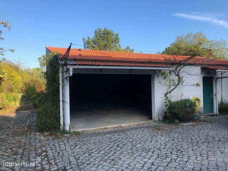 Moradia T4 com jardim, garagem e excelente localização em Cantanhede - Grande imagem: 4/10
