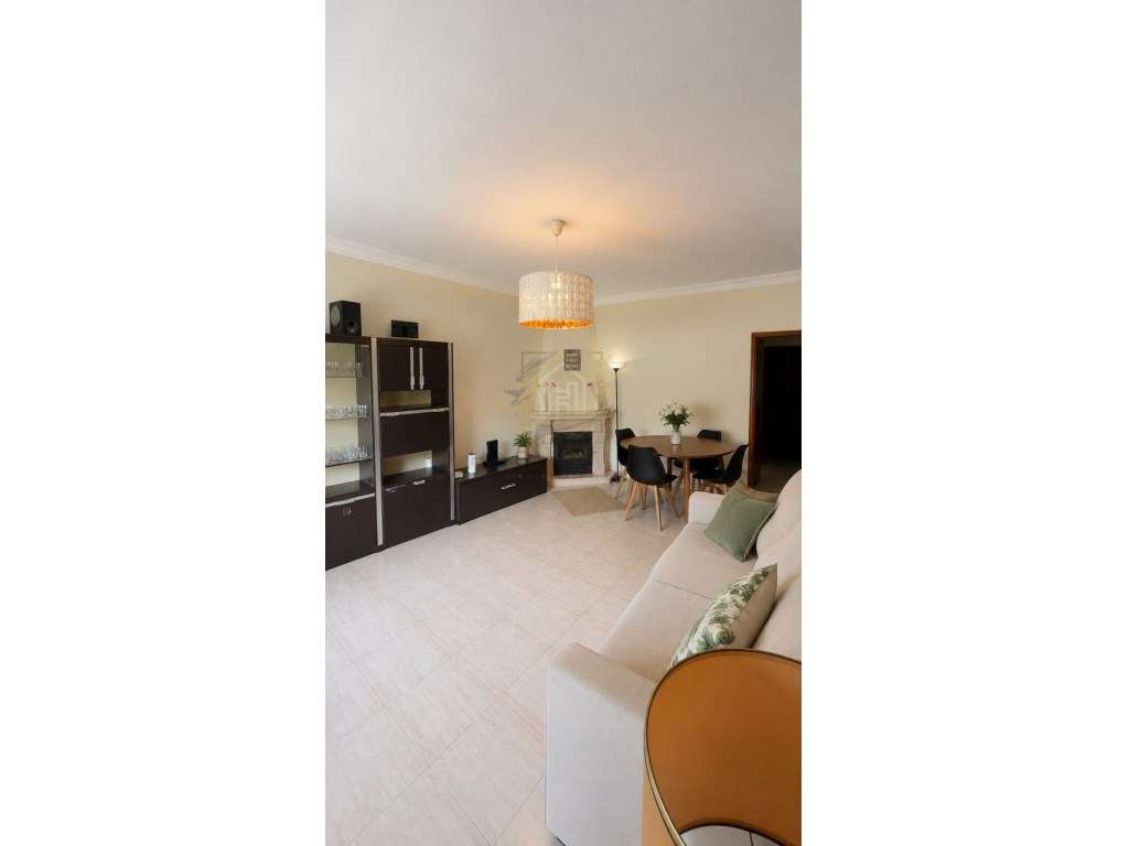 Apartamento T2 Rc com logradouro comum-1