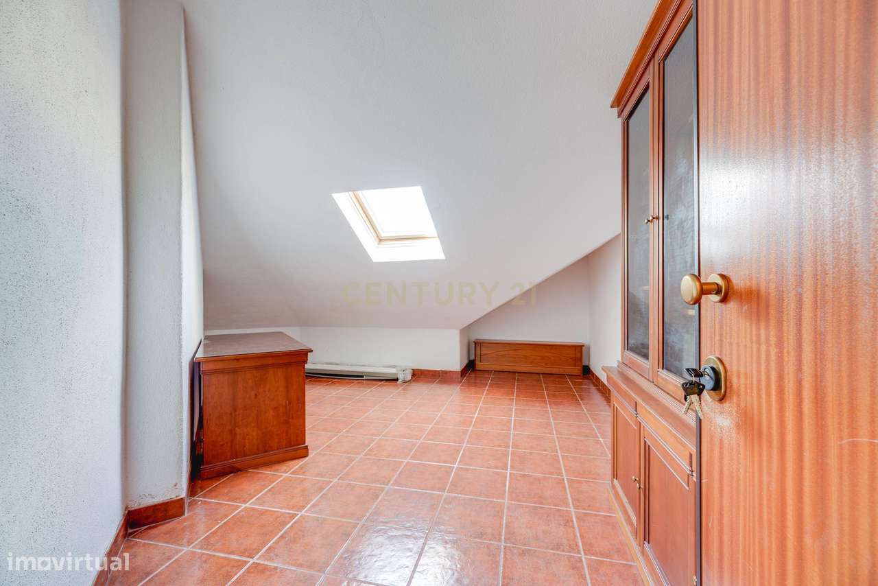 T3 moderno único na urbanização da Anta-23